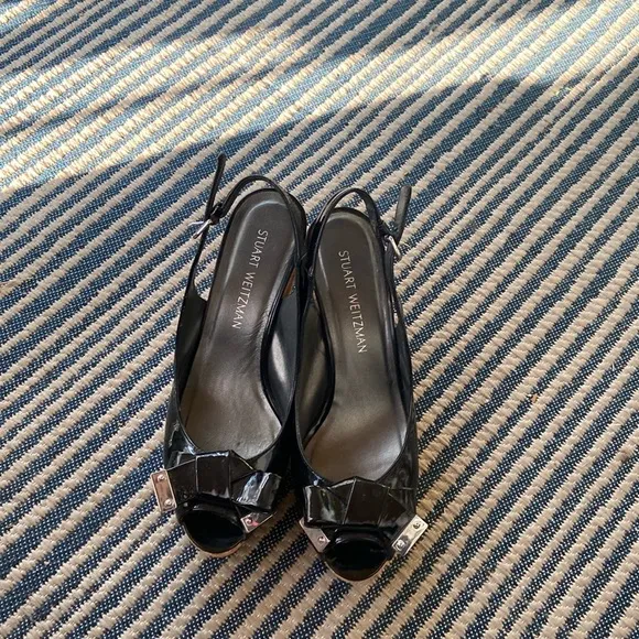 STUART WEITZMAN Black Bodajean Bow Patent Leather Wedge Sandals