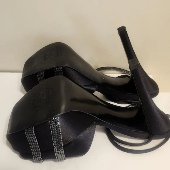 Stuart Weitzman Black Peau de Soie w/Crystal Trim Platform Sandals Sz.7 Ret $500
