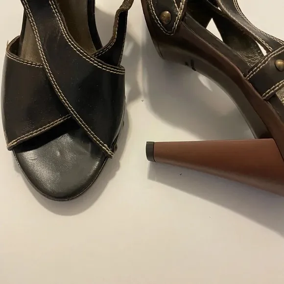 Stuart Weitzman black platform peep toe chunky heel sandals size 7
