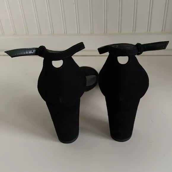 Stuart Weitzman Black Simple Sandals