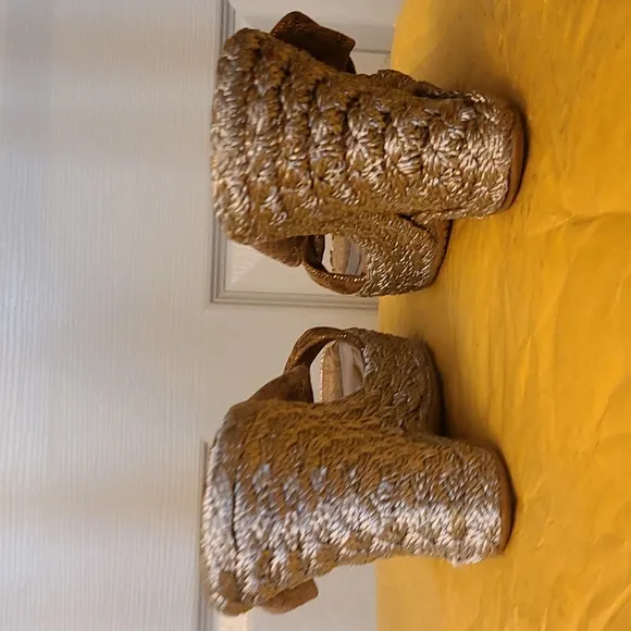 Stuart Weitzman Gold Wedges