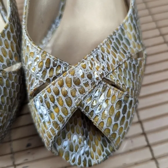 Stuart Weitzman gold/grey women's sz 10M slingback platform open toe sandals. Sn