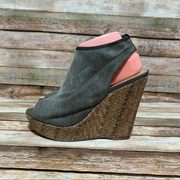 Stuart Weitzman Green Glover Stretch Wedge Sandals