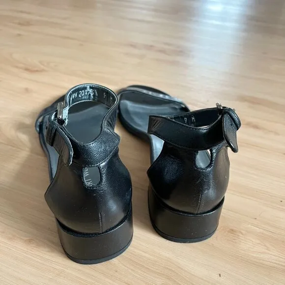 STUART WEITZMAN Simple II Block Heel Leather Sandals Size 9.0 US