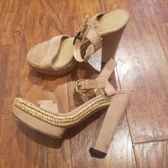 Stuart Weitzman “Strutting” Tan Platform Sandals Size 9