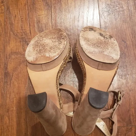 Stuart Weitzman “Strutting” Tan Platform Sandals Size 9