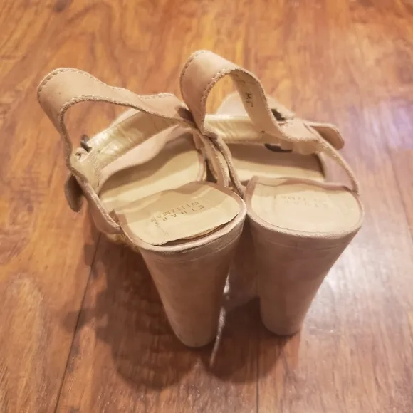 Stuart Weitzman “Strutting” Tan Platform Sandals Size 9