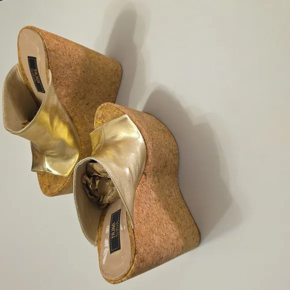 TAJNA CLUBPEEP TOE PLATFORM HEEL WEDGE- 35 / 21cm