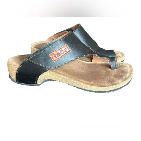 Taos Black Leather Loop Sandals, Size 8 - 8.5, Classic Comfort Walking Sandal