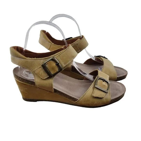 Taos Buckle Up Leather Wedge Heel Sandals Beige Light Yellow 40 9-9.5