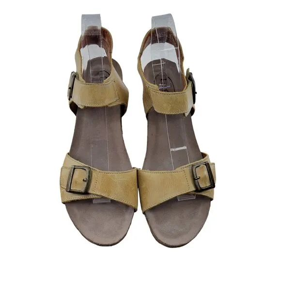 Taos Buckle Up Leather Wedge Heel Sandals Beige Light Yellow 40 9-9.5