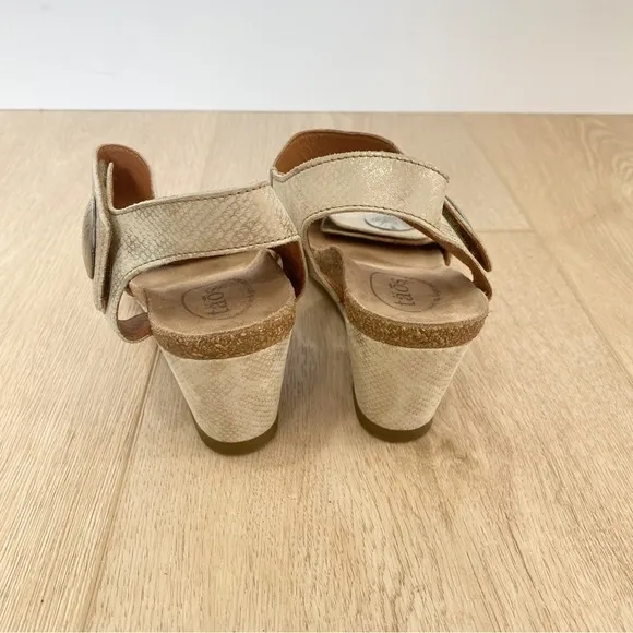 Taos Carousel 2 Metallic Wedge Sandals