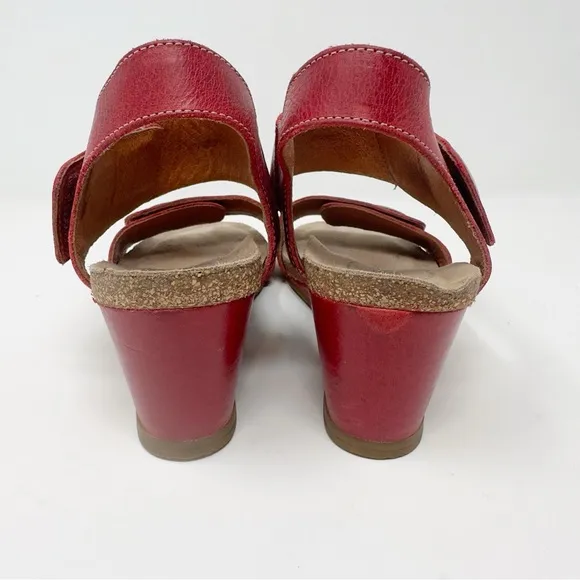 Taos Carousel 2 Wedge Sandals