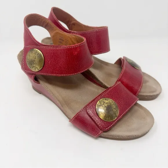 Taos Carousel 2 Wedge Sandals