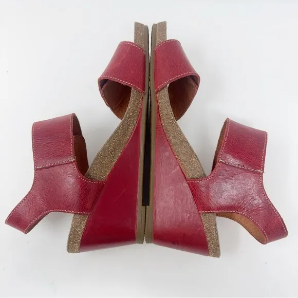 Taos Carousel 2 Wedge Sandals