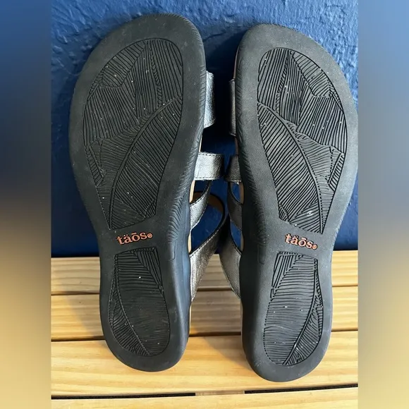Taos Double U Pewter Leather Comfort Sandals Women Size 11