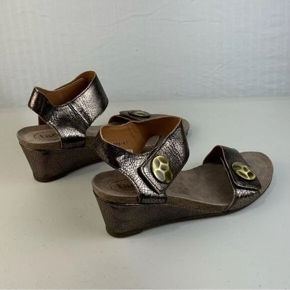 Taos Footwear Charade Sandals Women’s Size 11 Copper Metallic Leather Wedge Heel