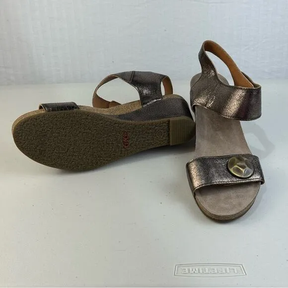 Taos Footwear Charade Sandals Women’s Size 11 Copper Metallic Leather Wedge Heel