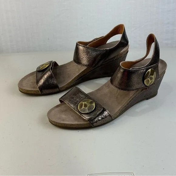 Taos Footwear Charade Sandals Women’s Size 11 Copper Metallic Leather Wedge Heel