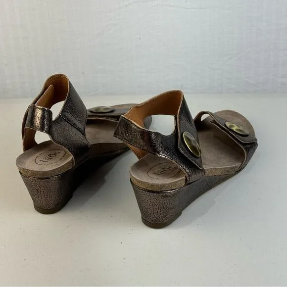 Taos Footwear Charade Sandals Women’s Size 11 Copper Metallic Leather Wedge Heel