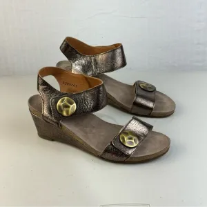Taos Footwear Charade Sandals Women’s Size 11 Copper Metallic Leather Wedge Heel