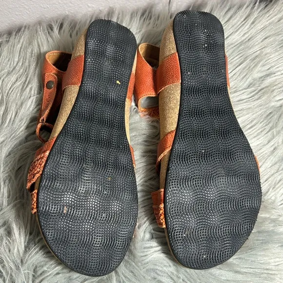 Taos Footwear Trulie Terracotta Orange and Tan Sandals Size 8-8.5