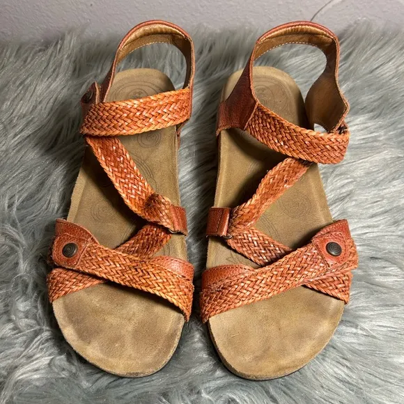 Taos Footwear Trulie Terracotta Orange and Tan Sandals Size 8-8.5