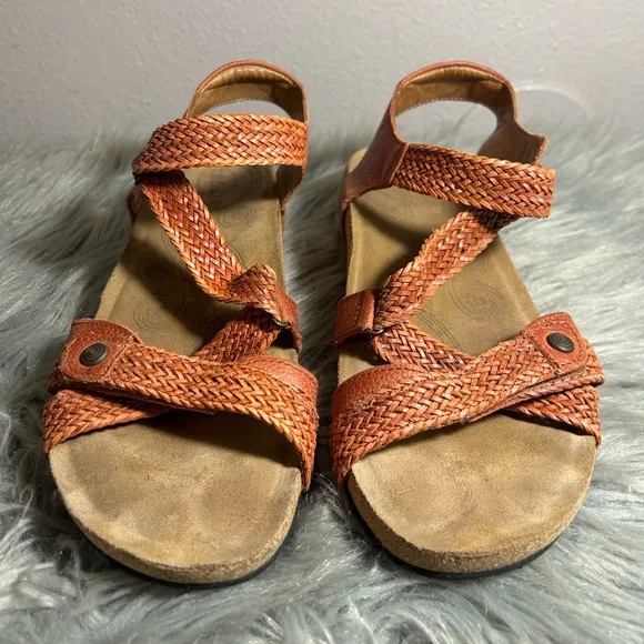 Taos Footwear Trulie Terracotta Orange and Tan Sandals Size 8-8.5