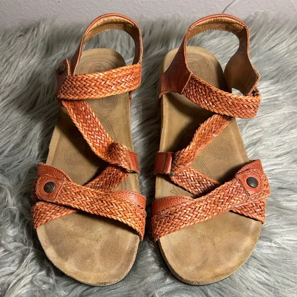 Taos Footwear Trulie Terracotta Orange and Tan Sandals Size 8-8.5