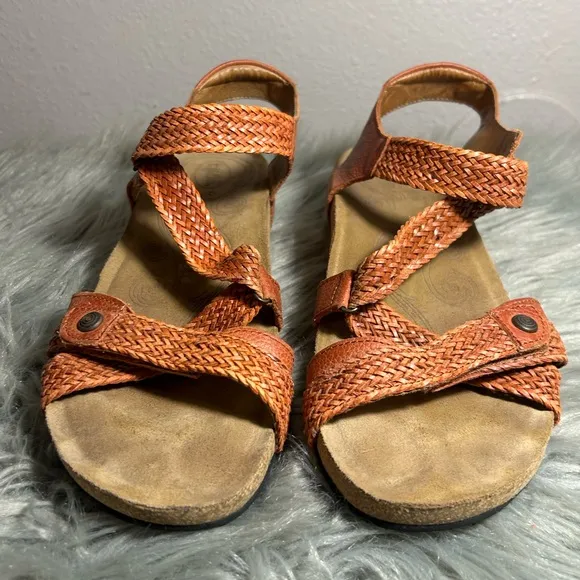 Taos Footwear Trulie Terracotta Orange and Tan Sandals Size 8-8.5