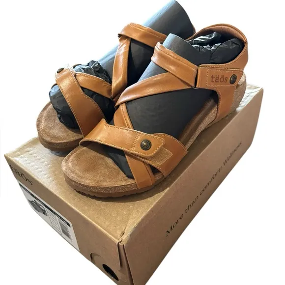 Taos Footwear Women's Tan Camel Universe Sandals- Size 37 (6-6.5)