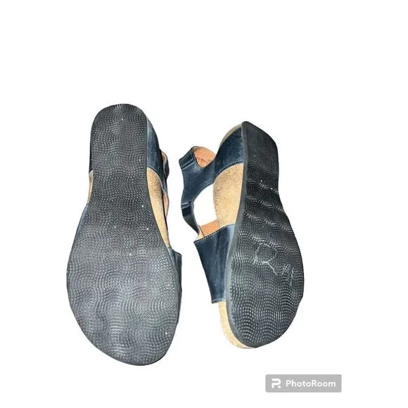 ✨Taos Rita Sandals Blue Leather✨