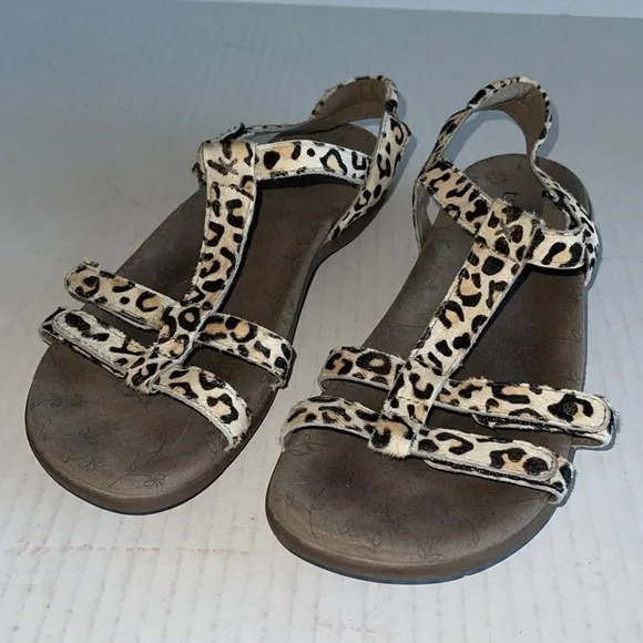 Taos Trophy 2 Leopard Print Sandals
