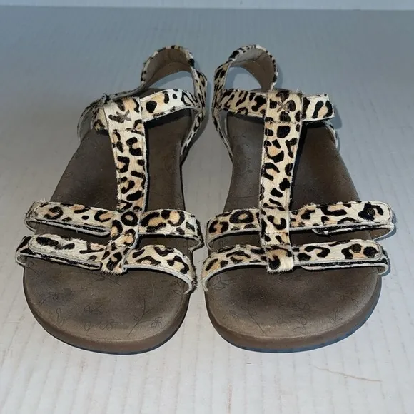 Taos Trophy 2 Leopard Print Sandals