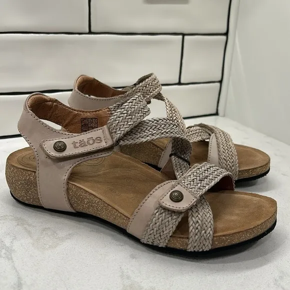 Taos Trulie Stone Women’s Sandals Size 6-6.5