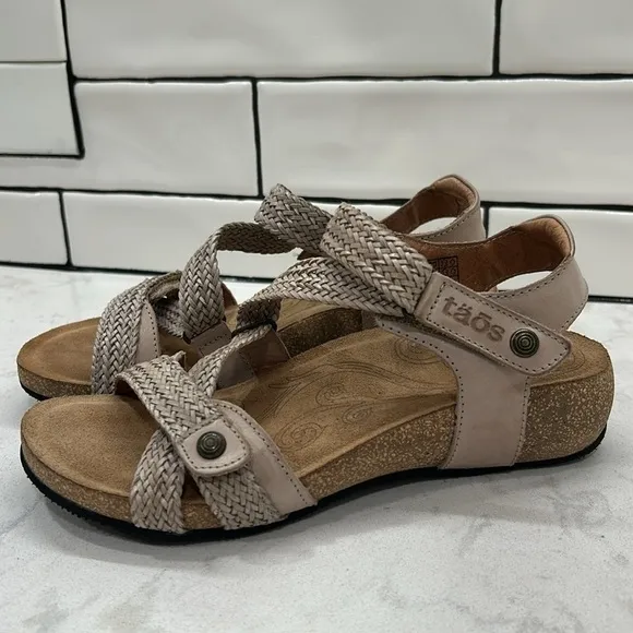Taos Trulie Stone Women’s Sandals Size 6-6.5