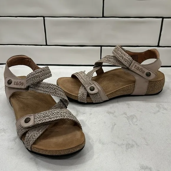 Taos Trulie Stone Women’s Sandals Size 6-6.5