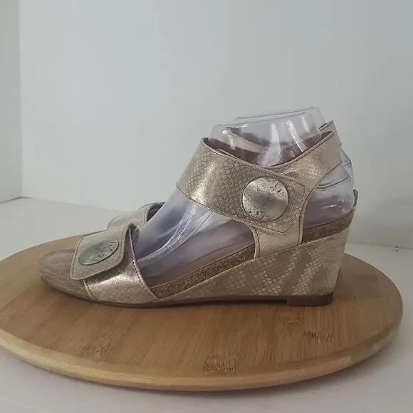 Taos Women's Carousel 2 Gold Leather Wedge Sandals Size EU 39 US 8/8.5