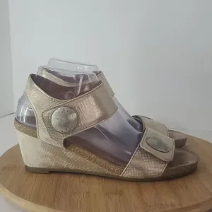 Taos Women's Carousel 2 Gold Leather Wedge Sandals Size EU 39 US 8/8.5
