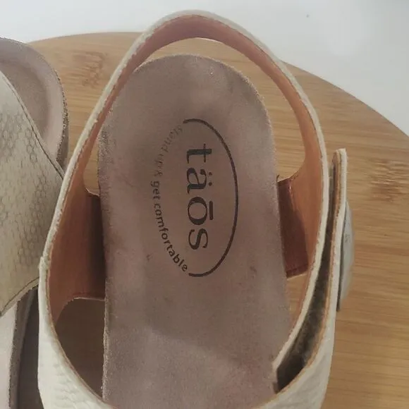 Taos Women's Carousel 2 Gold Leather Wedge Sandals Size EU 39 US 8/8.5