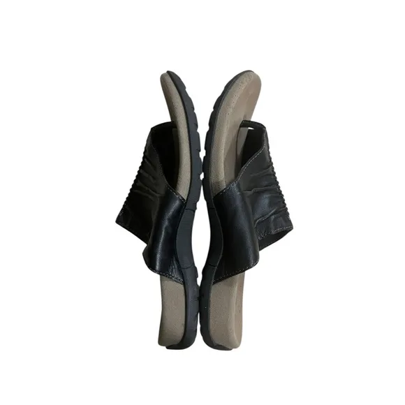 Taos Women’s Gift 2 Ruched Leather Sandals