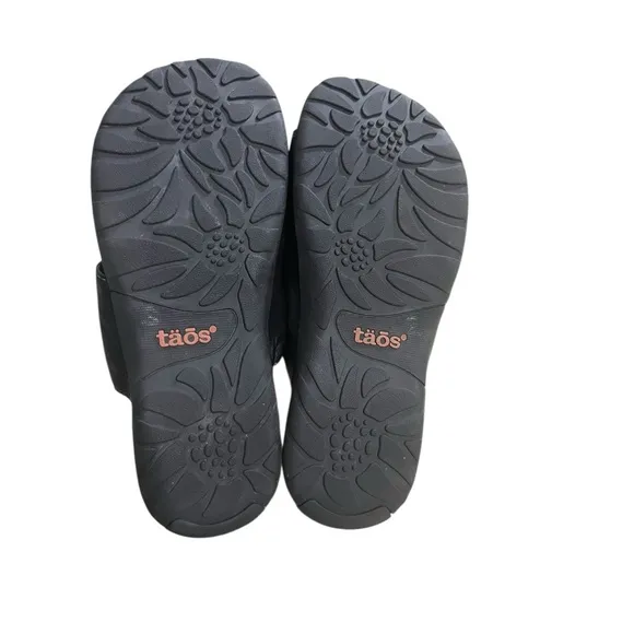 Taos Women’s Gift 2 Ruched Leather Sandals