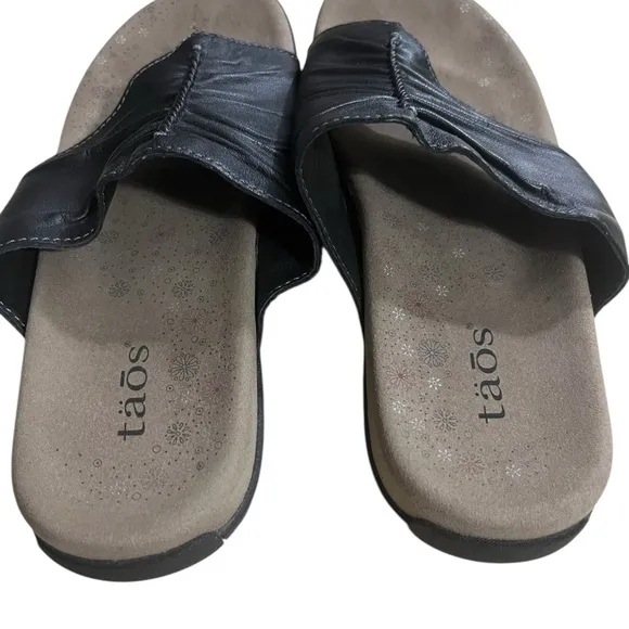 Taos Women’s Gift 2 Ruched Leather Sandals