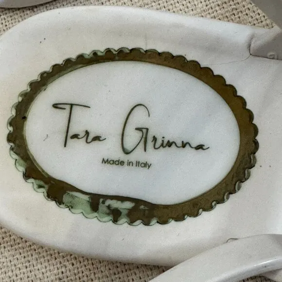 Tara Grinna White Patent Logo T-Strap Jelly Strappy Thong Sandals Gold Accents 8