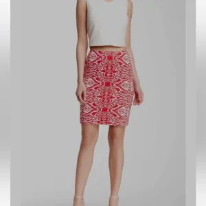 TART size Medium tropical print skirt, new never worn, red and white, back slit