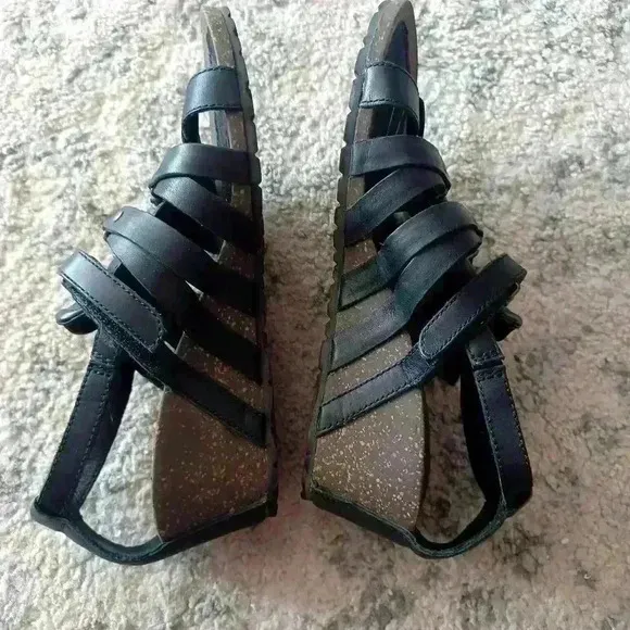 Teva Cabrillo Wedge Black Leather Gladiator Sandal 7