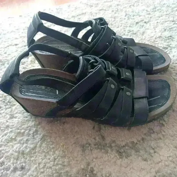 Teva Cabrillo Wedge Black Leather Gladiator Sandal 7