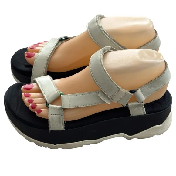 TEVA Leather Zamora Universal Flatform Sandals Size 8 Adjustable Open Toe