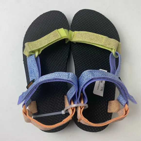 Teva Midform Universal Metallic size 2 sandals