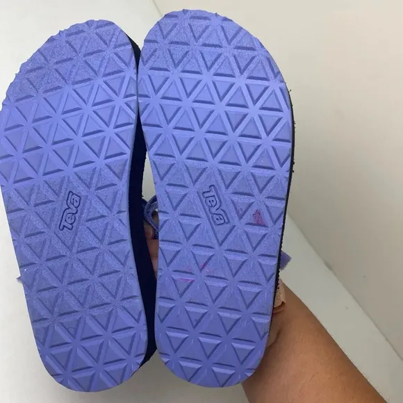 Teva Midform Universal Metallic size 2 sandals